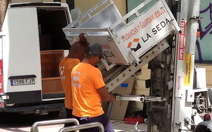 servicio-grua-montamuebles-mudanzas-Salamanca